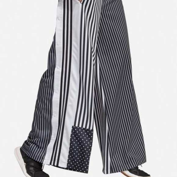 ADIDAS ORIGINALS WIDE LEGGED BLACK WHITE PANTS - Picture 2 of 5